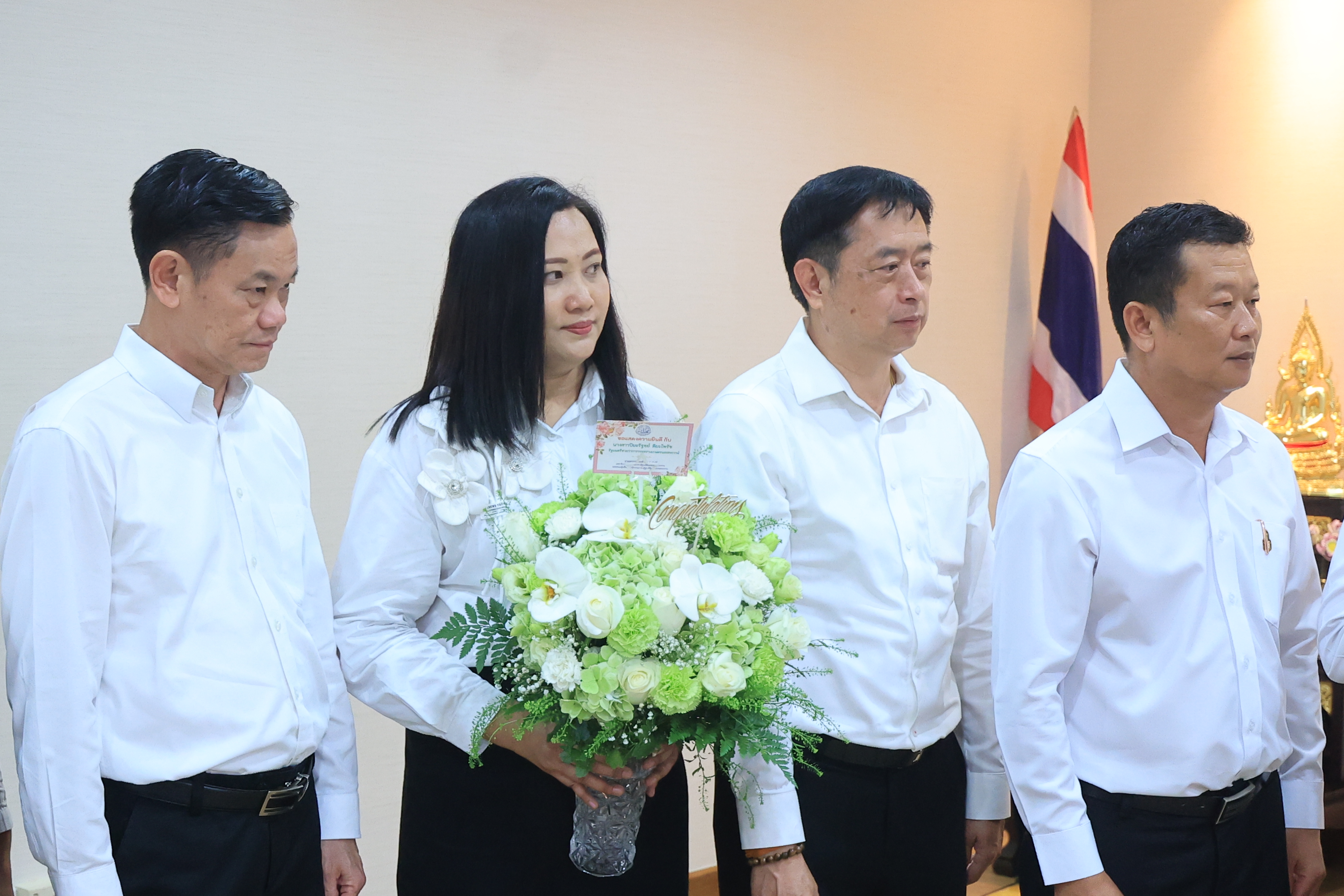 title - คณะผู้บริหาร ส.ป.ก. ร่วมแสดงความยินดีในโอกาสเข้ารับตำแหน่งของรัฐมนตรีว่าการกระทรวงเกษตรและสหกรณ์ และรัฐมนตรีช่วยว่าการกระทรวงเกษตรและสหกรณ์ 